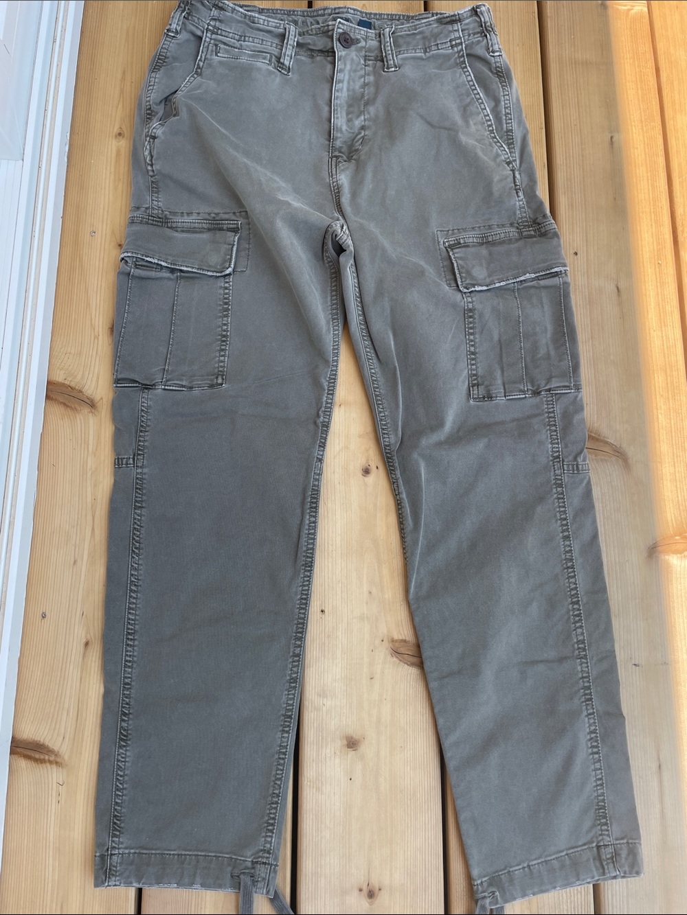 American Eagle Outfitters Olive-Green Cargo Pants